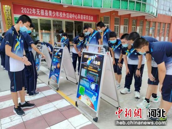 石家庄市无极县各中小学校积极开展科普活动。 朱晨玲 摄
