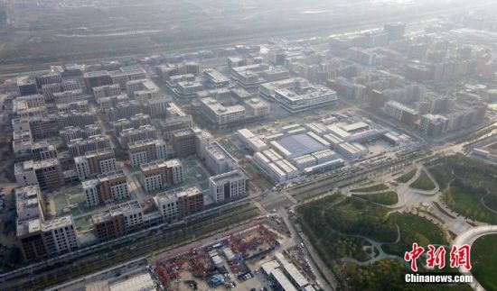 资料图为9月28日，航拍雄安・金湖未来城项目第五标段建设现场。(无人机照片) 中新社记者 韩冰 摄