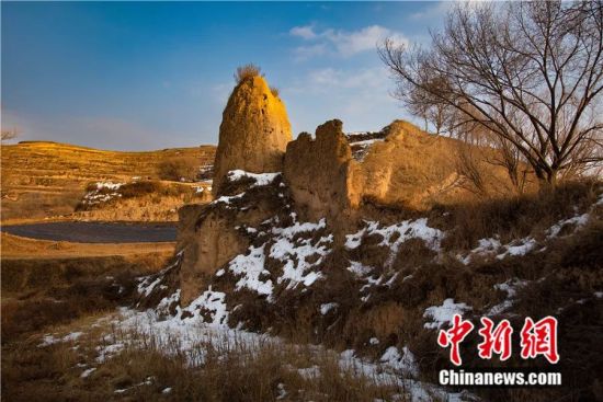 秦长城关隘东峪河关。战国秦长城是中国最古老的长城遗址之一。赵琛摄