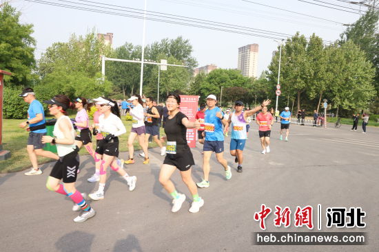 2024邢台市襄都区半程马拉松比赛现场。王宏雁 摄