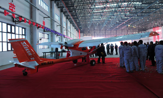 河北新闻网--河北平泉首架组装小型多用途飞机