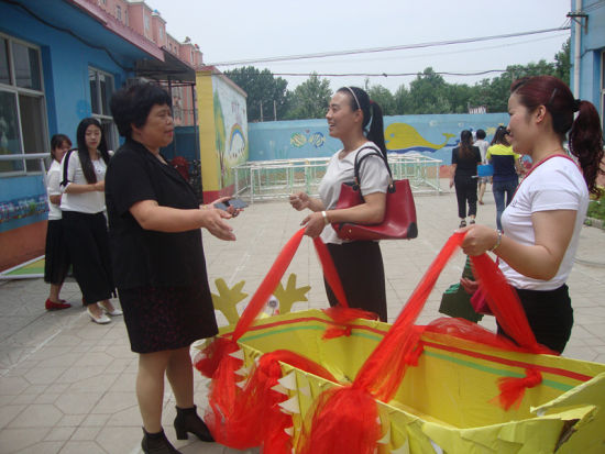平乡县举办幼儿教师优秀自制玩教具比赛