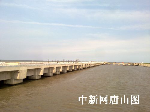 唐山港曹妃甸港区液体化工码头工程主体完工